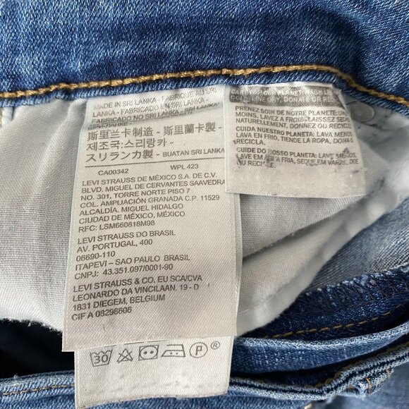 Levis Women's Jeans Size 32 or 32x30 721 High Rise Skinny Medium Wash Denim - Picture 8 of 13